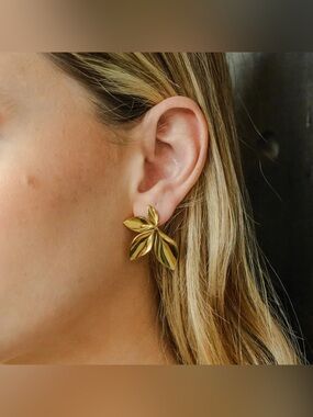 Oceanus GOLD LEAF EARRINGS